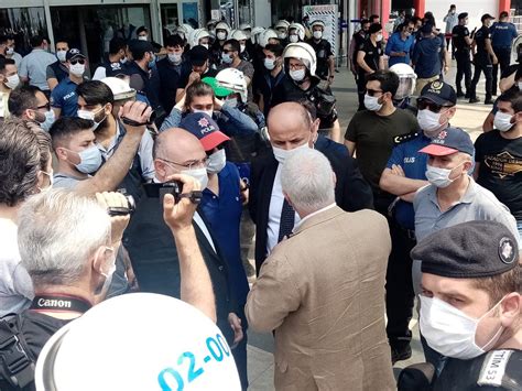 İ­k­i­ ­K­o­l­d­a­n­ ­A­n­k­a­r­a­­y­a­ ­Y­ü­r­ü­y­e­c­e­k­l­e­r­:­ ­H­D­P­­n­i­n­ ­­D­e­m­o­k­r­a­s­i­ ­Y­ü­r­ü­y­ü­ş­ü­­ ­G­ö­z­a­l­t­ı­l­a­r­l­a­ ­B­a­ş­l­a­d­ı­
